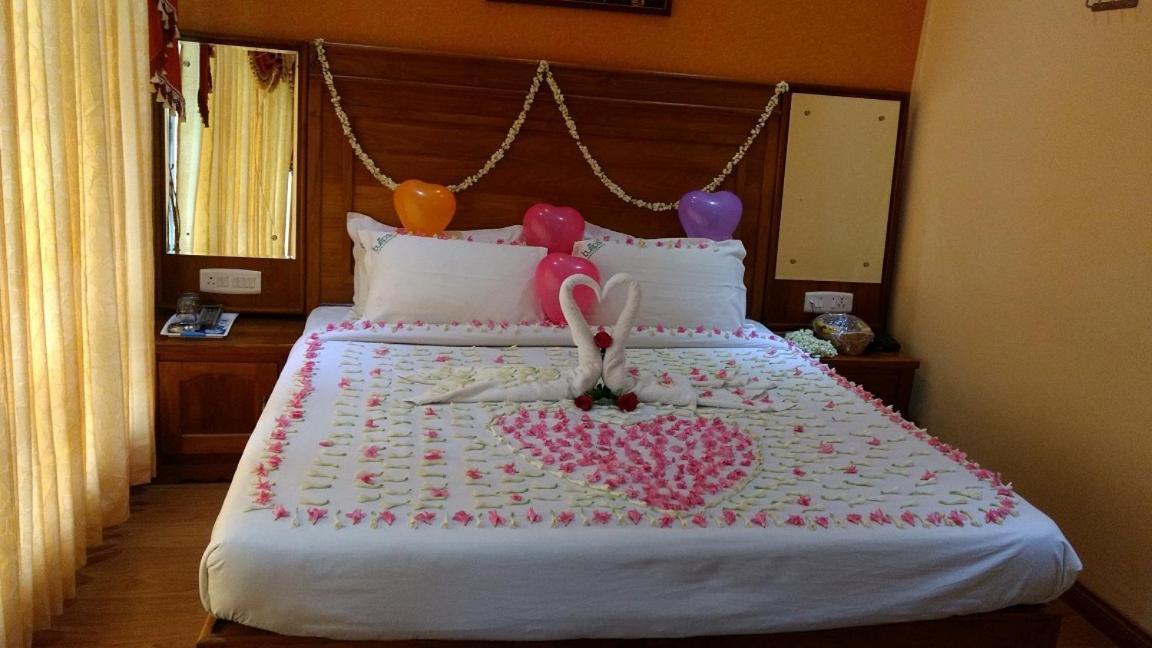 Mmr Holiday Inn Ooty Esterno foto